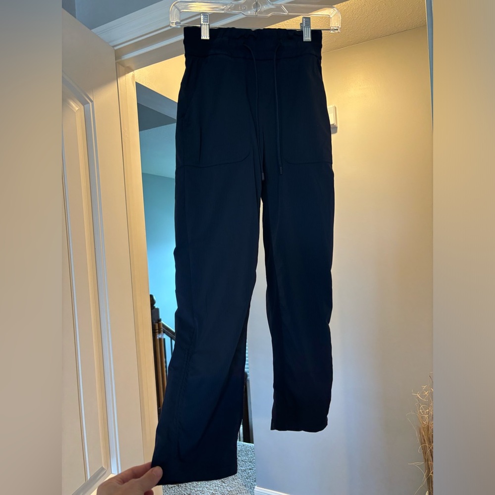 LULULEMON DANCE STUDIO MID-RISE CROPPED PANT - Navy